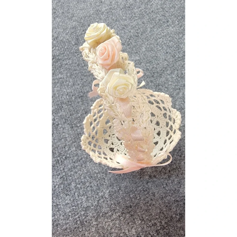 Vintage Dainty Crocheted Starched Easter Basket w/Flowers &‎ Handle
